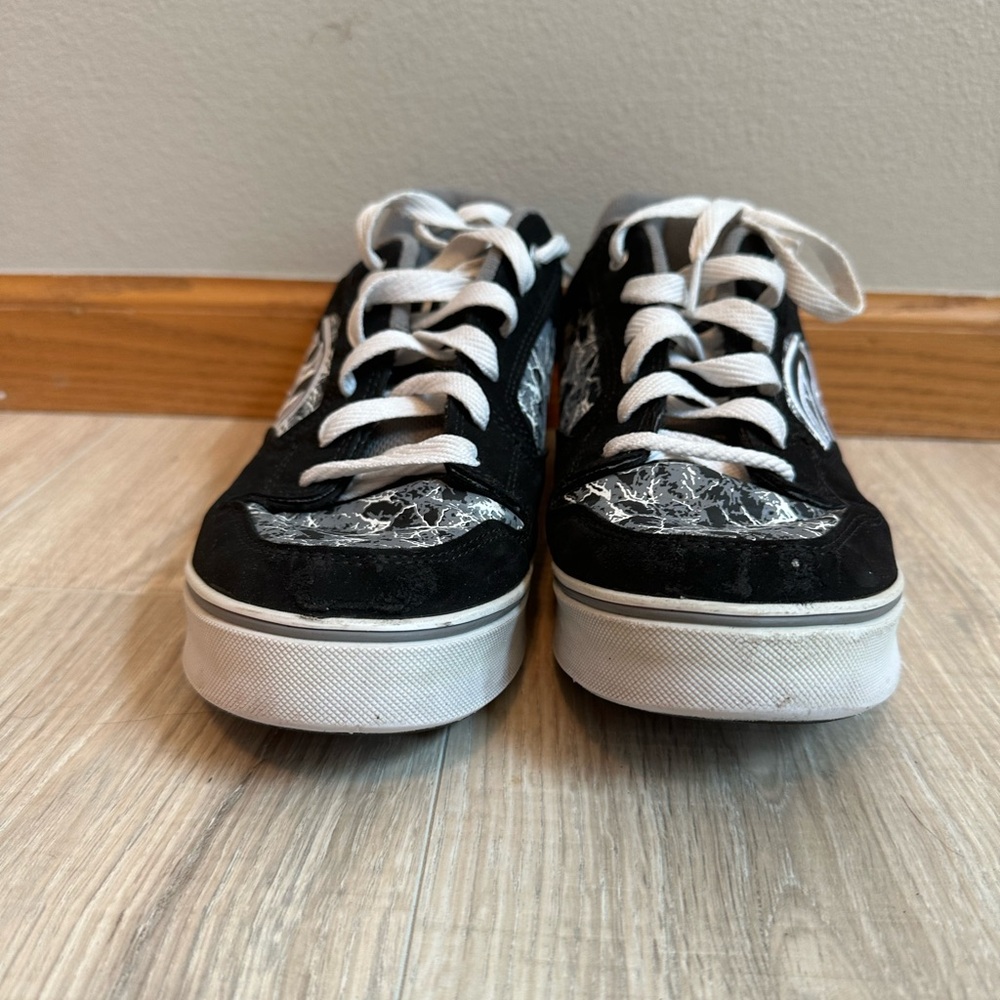HEELYS Shoes Black and White - Picture 2 of 5